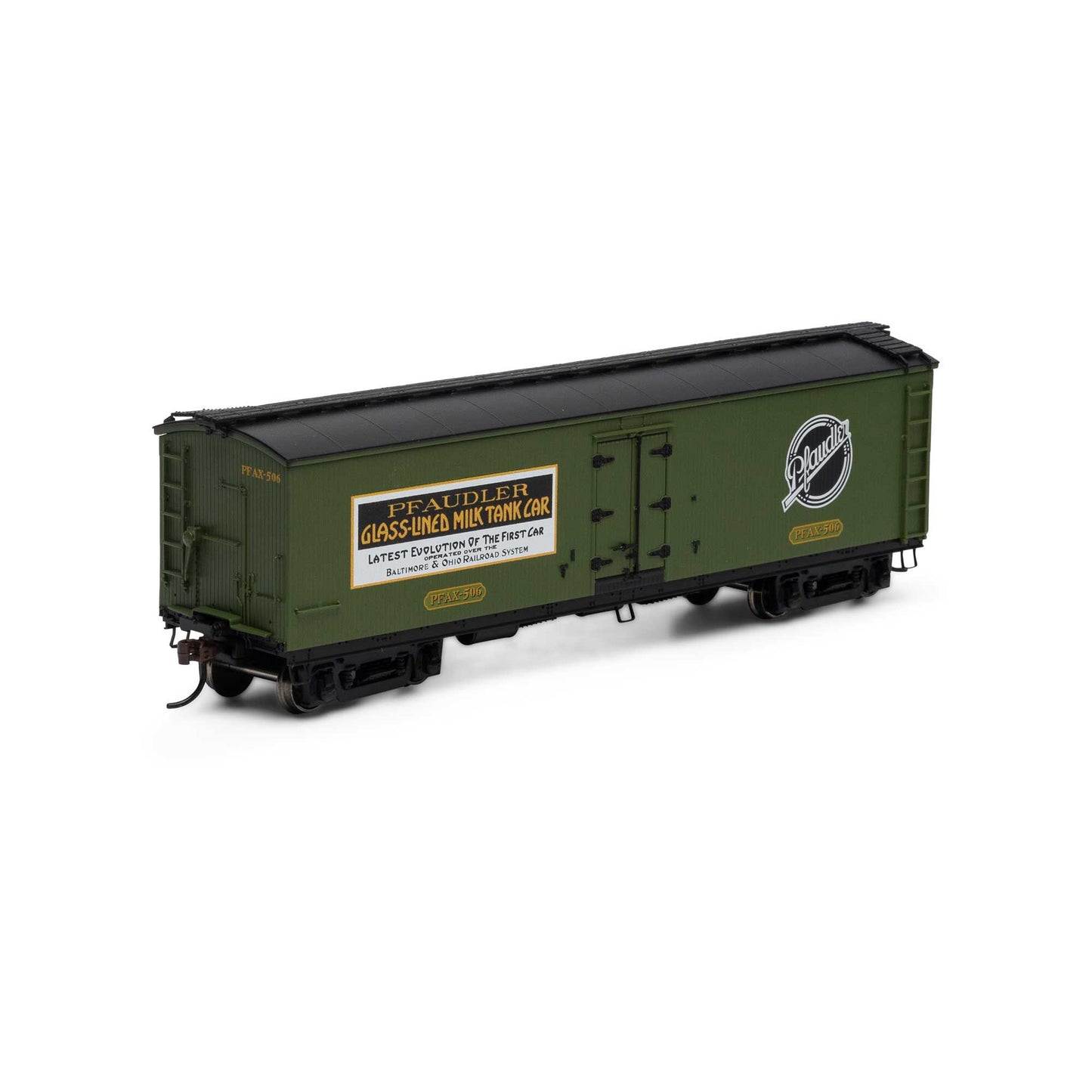 HO 40' Pfaudler Milk Car Plastic Model Kit (ATH84711)
