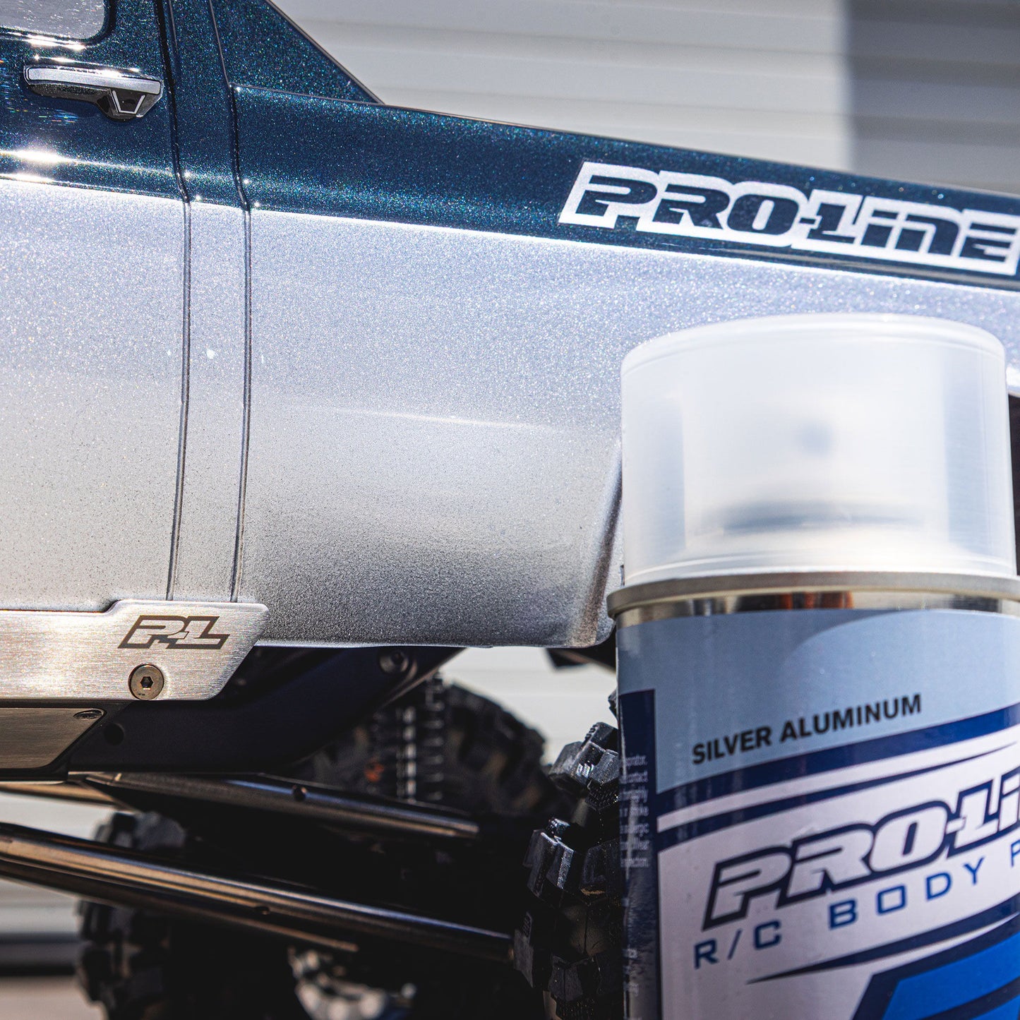 Pro-Line RC Body Spray Paint - Silver Aluminum (PRO643700)