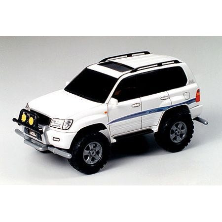 1/32 Toyota Land Cruiser 100 Plastic Model Kit (TAM19021)