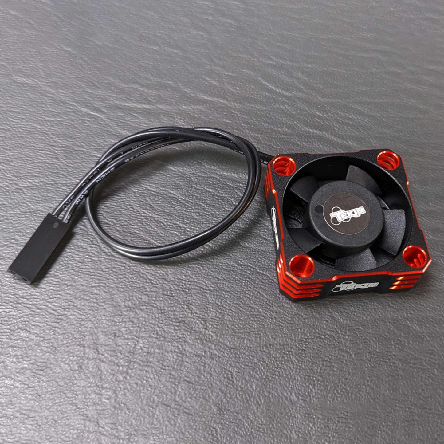 30x30x10 Hiflow Black and Red Fan with 2-pin Connector (TEKTT3861)