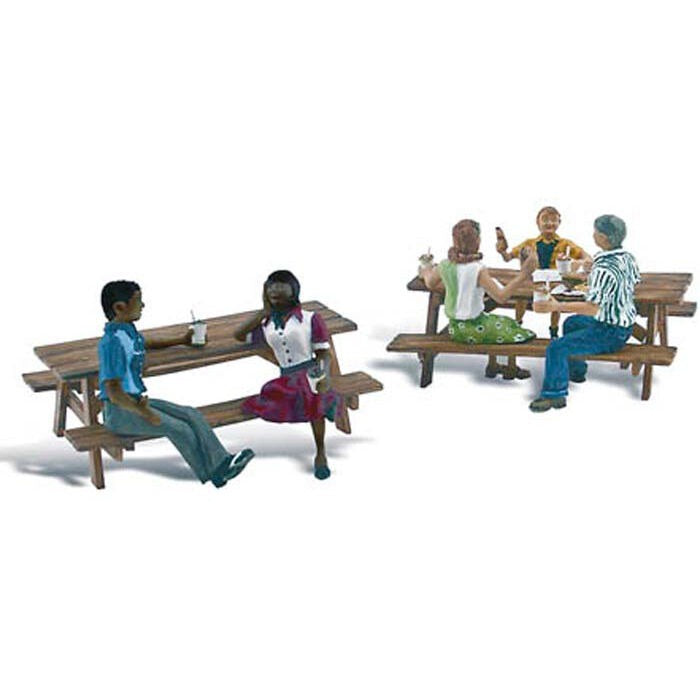 N Outdoor Dining (WOOA2214)