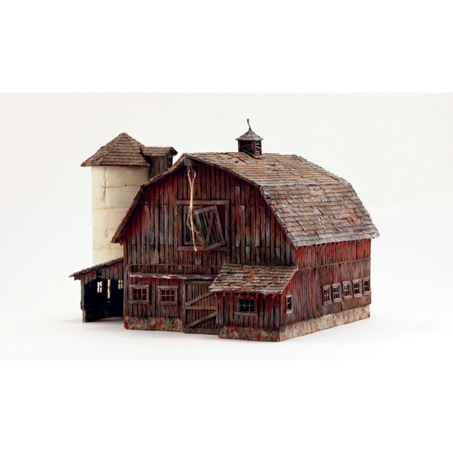 HO Built-Up Old Weathered Barn (WOOBR5038)