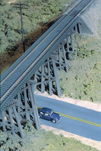 Trestle W/Deck Girder (933-3147)