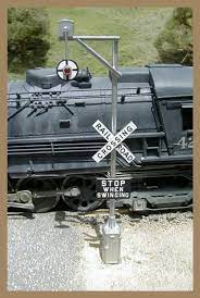 HO Stationary Wig-Wag Grade Crossing Signal (2) (ALM5001)