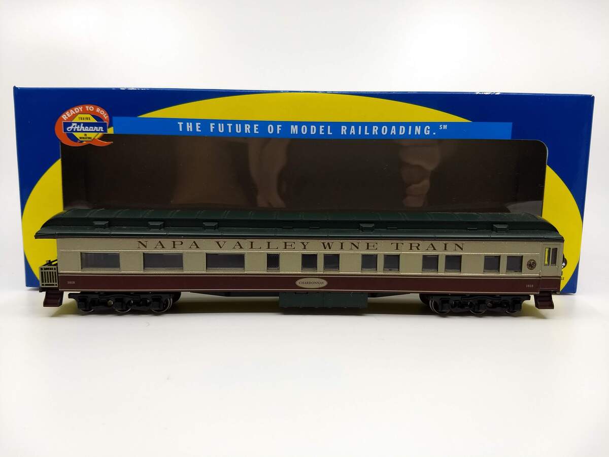 HO Napa Valley "Chardonnay" Observation Passenger Car #1018 (ATH8505)