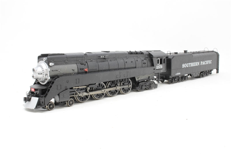 HO 4-8-4 GS4 & Tender, Powered with Smoke and Headlight "War Baby" Southern Pacific #4454 (BAC11323)