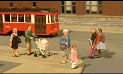 O SceneScapes Strolling Figures (5) (BACU5859)
