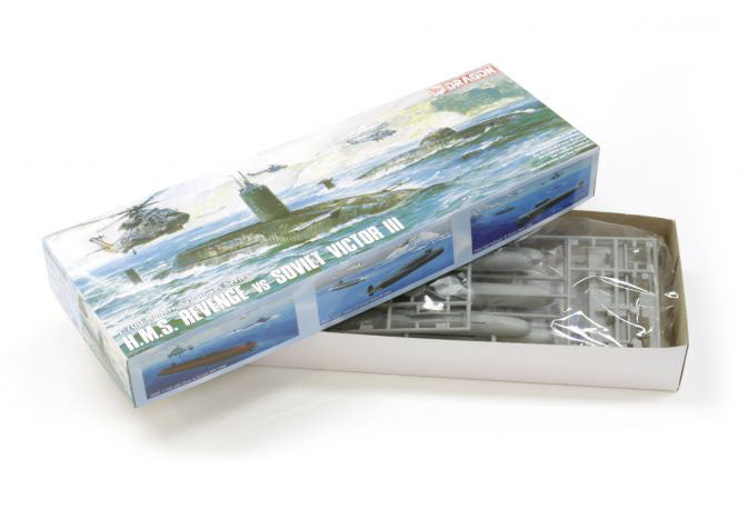 1/700 H.M.S. Revenge vs Victor III Plastic Model Kit (DML7007)