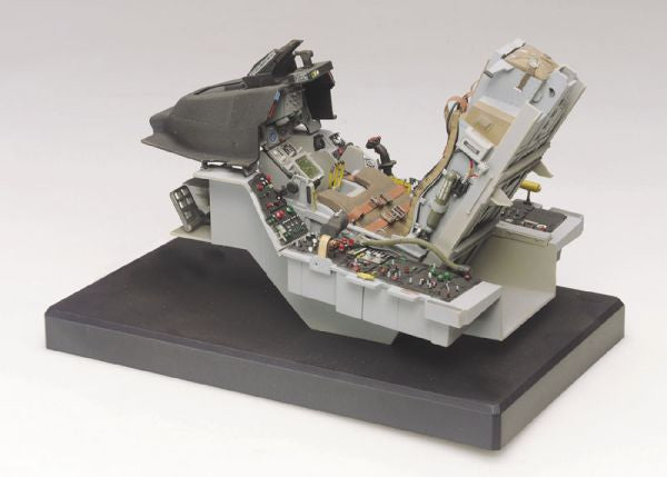 1/12 F-16 Cockpit Plastic Model Kit (ITA2990)