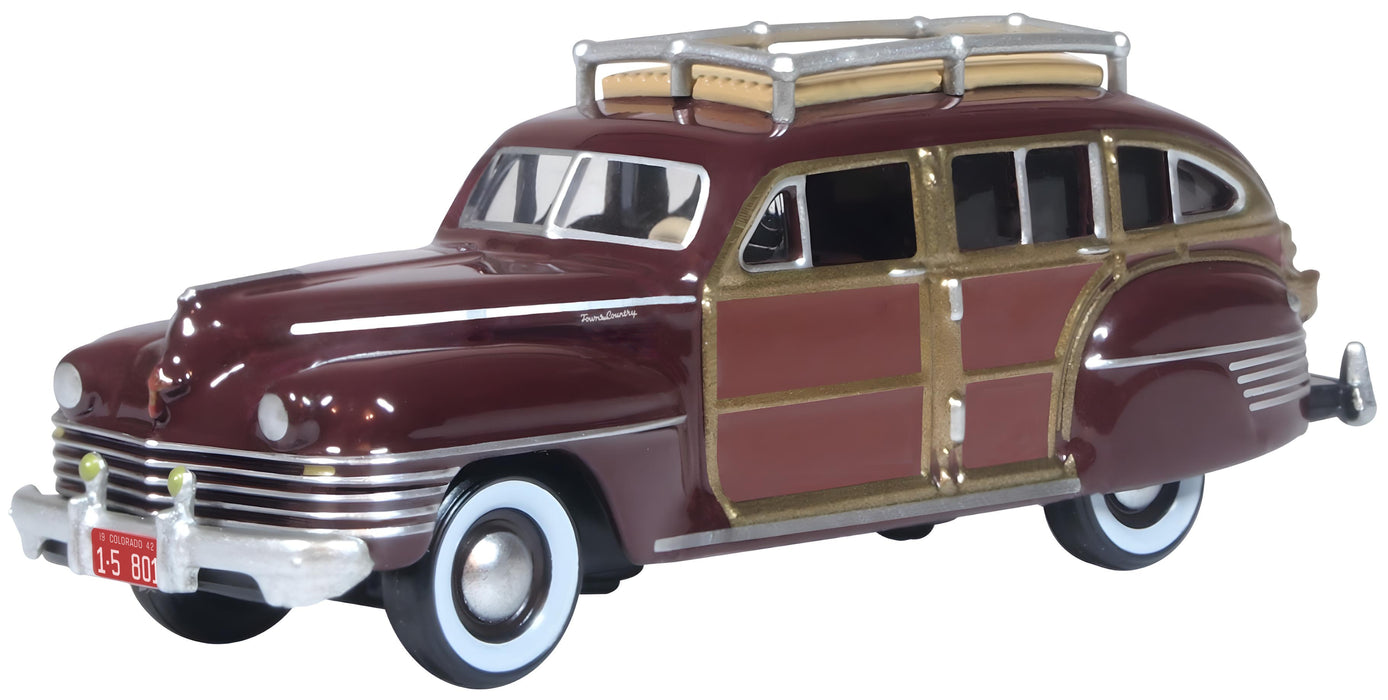 1/87 1942 Chrysler Town and Country Woody Wagon, Regal Maroon (OFD87CB42001)
