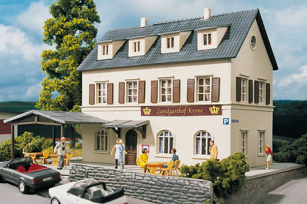 HO Hobby Line Village Inn Building Kit (PIK61830)