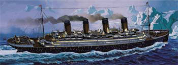 1/570 RMS Titanic Plastic Model Kit (RMX850445)