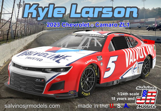 1/24 Kyle Larson 2023 NASCAR Chevrolet Camaro ZL1 Race Car Valvoline Limited Production Plastic Model Kit (SJM2023KLV)