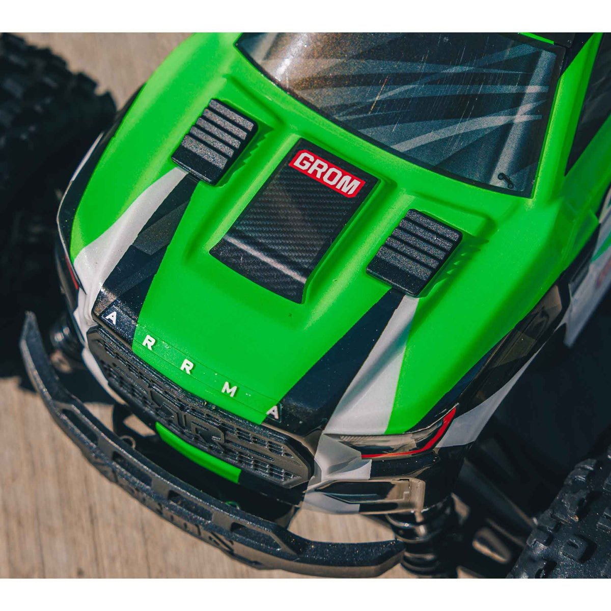 1/18 Granite Grom Ready to Run with Battery and Charger (Green) (ARA2102T3)_9