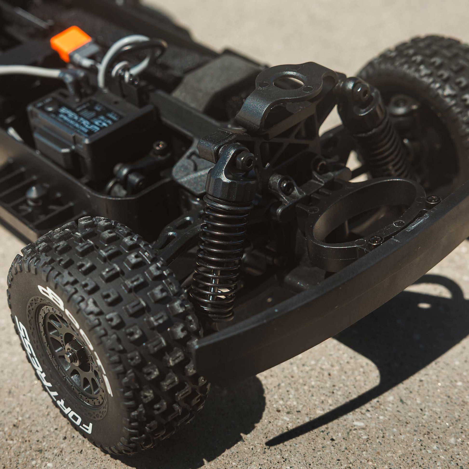 1/16 Mojave Grom Ready to Assemble Kit with Battery and Charger (ARA2104KT1)_12