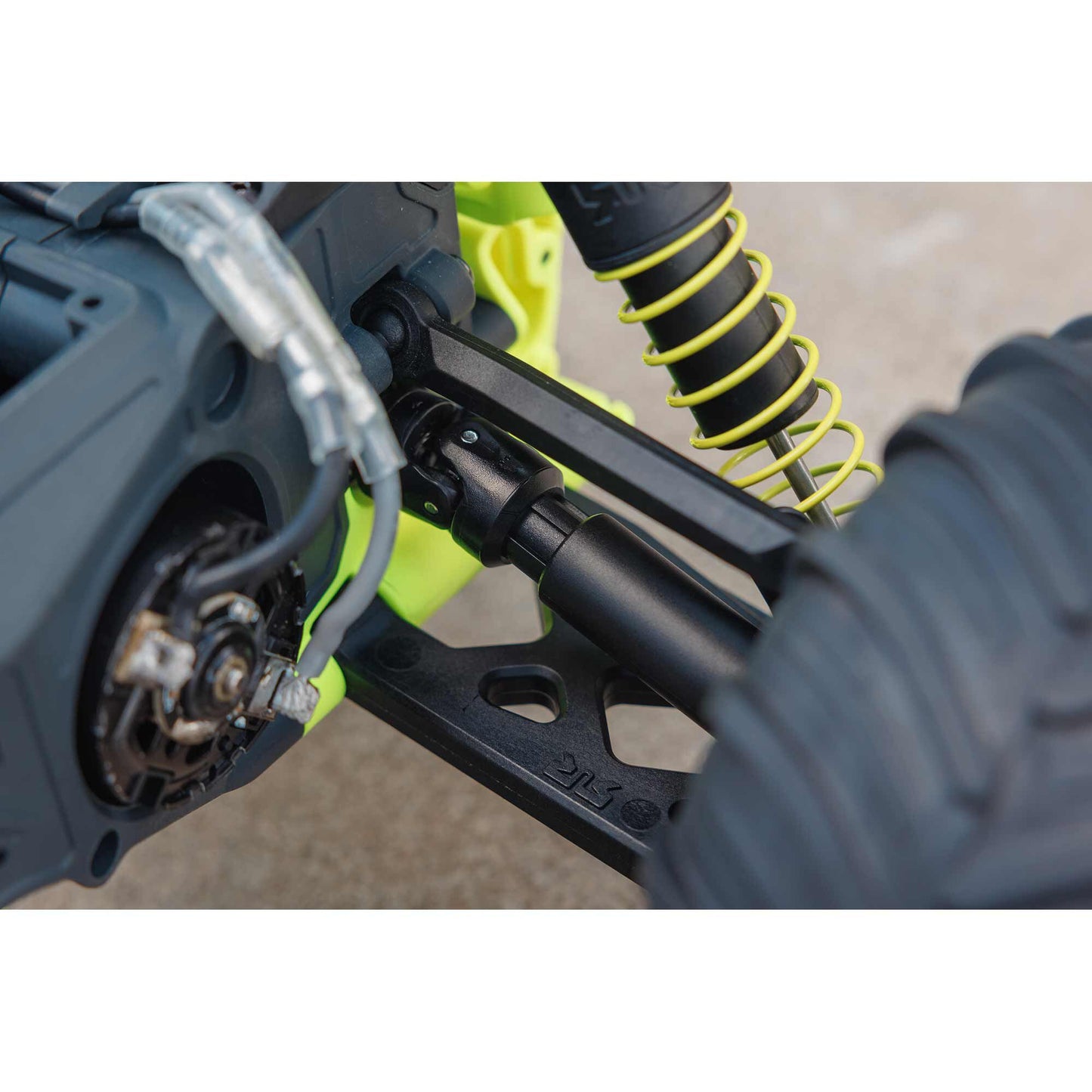 1/10 Gorgon 4x2 Mega Ready to Run with Battery and Charger (Yellow) (ARA3230ST1)_8