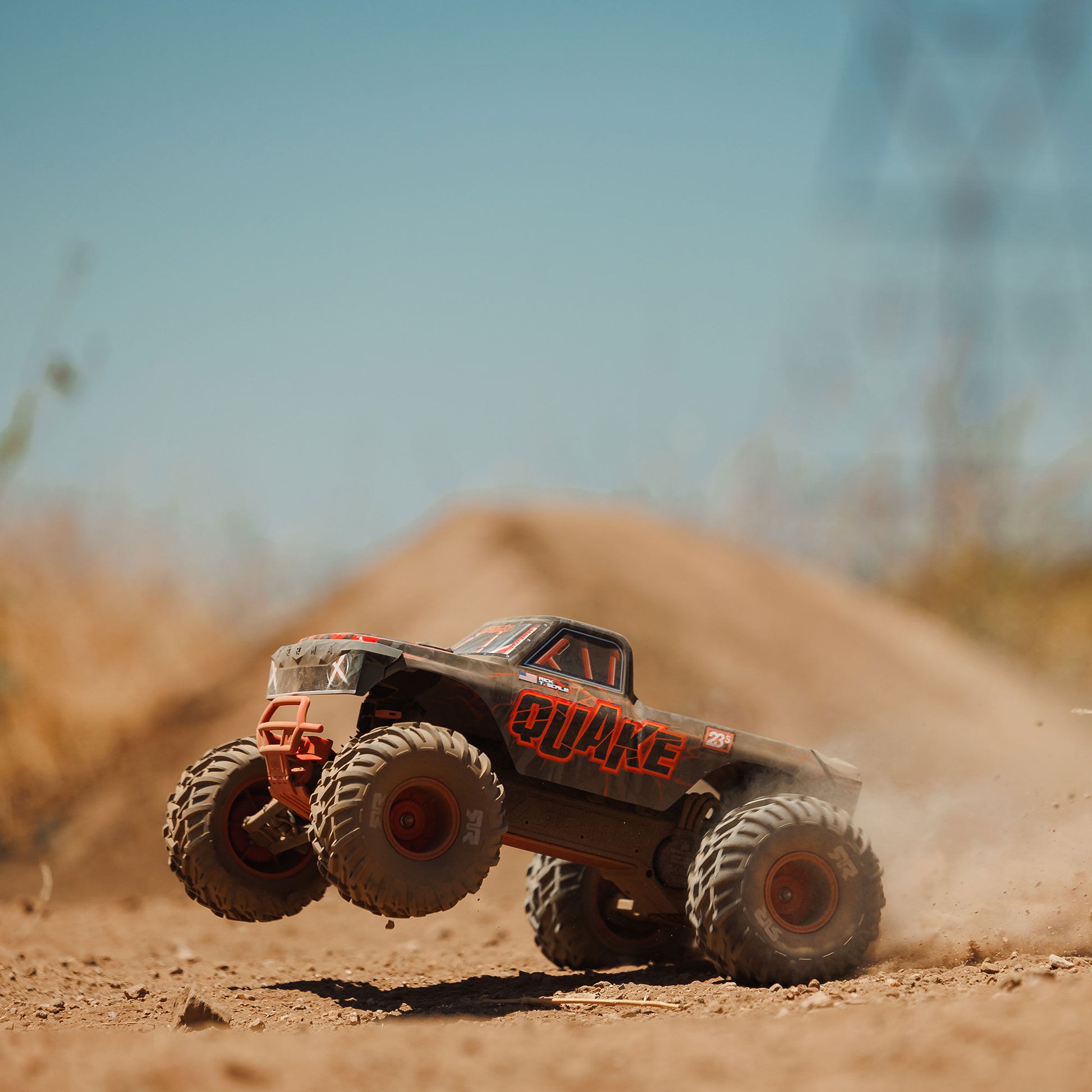 1/10 Quake 223S Ready to Run (Red) (ARA3537T1)_4