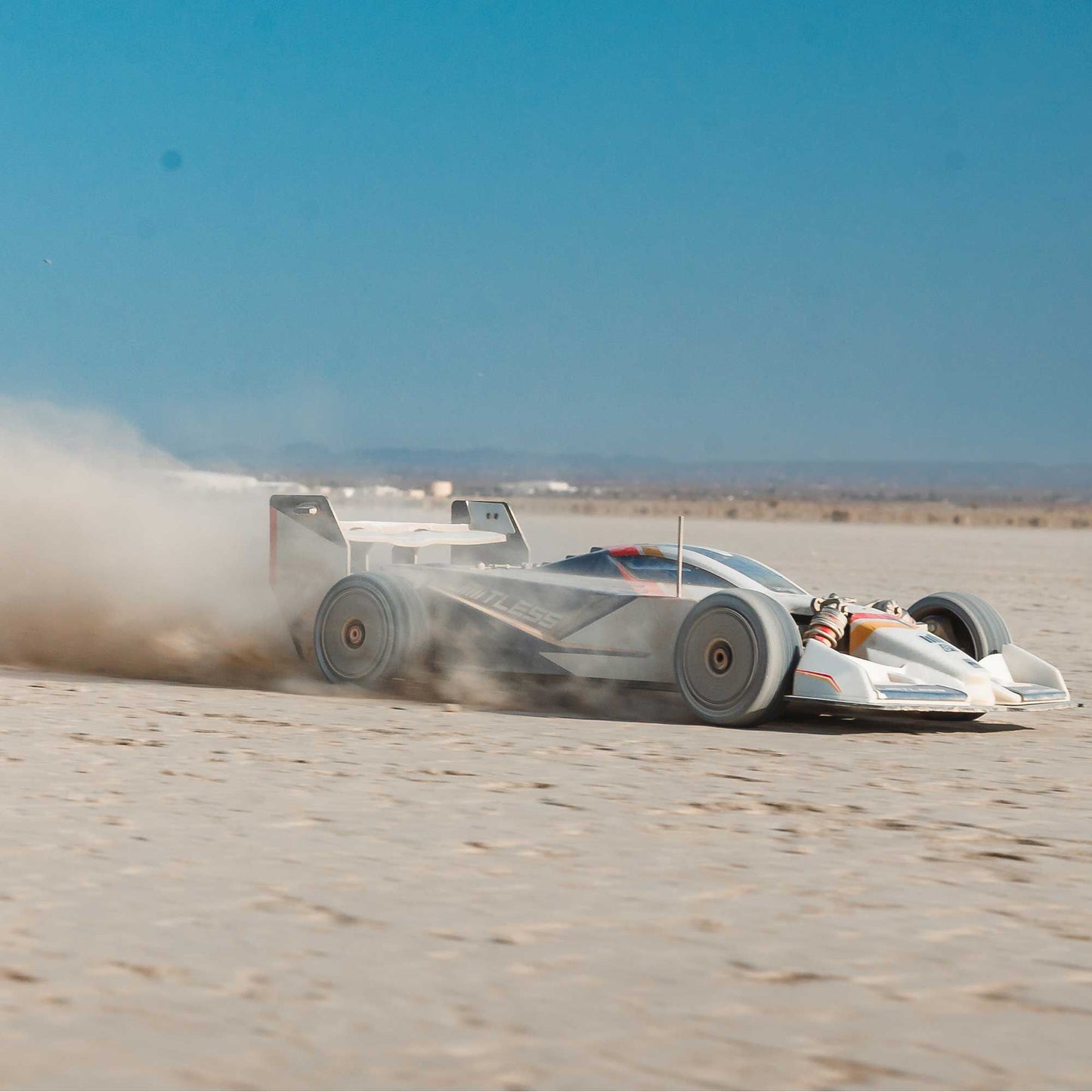 1/7 Limitless 120 8S BLX Ready to Run (White/Blue) (ARA7816T2)_27