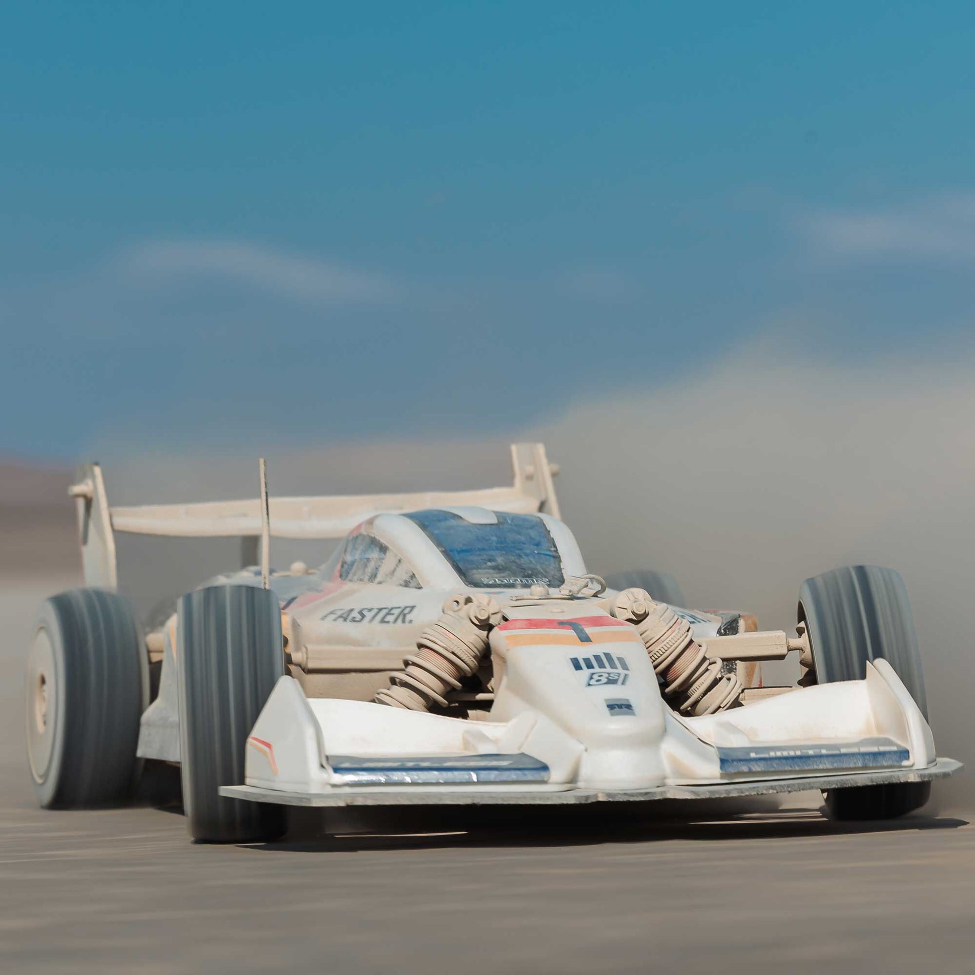 1/7 Limitless 120 8S BLX Ready to Run (White/Blue) (ARA7816T2)_18