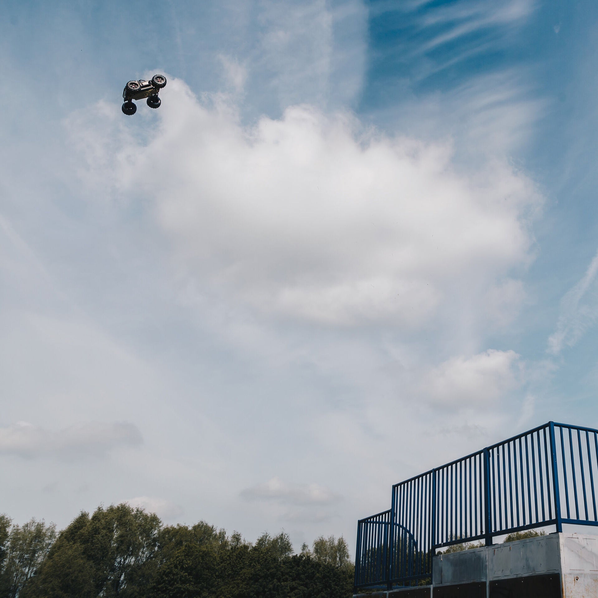 1/8 Notorious 4x4 6S BLX Ready to Run (Black) (ARA8611V5T1)