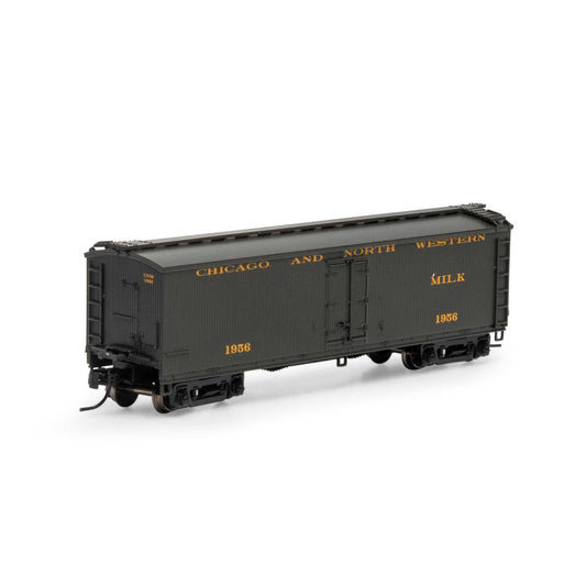 N 40' Pfaudler Milk Car C&NW 1956 Plastic Model (ATH24026)