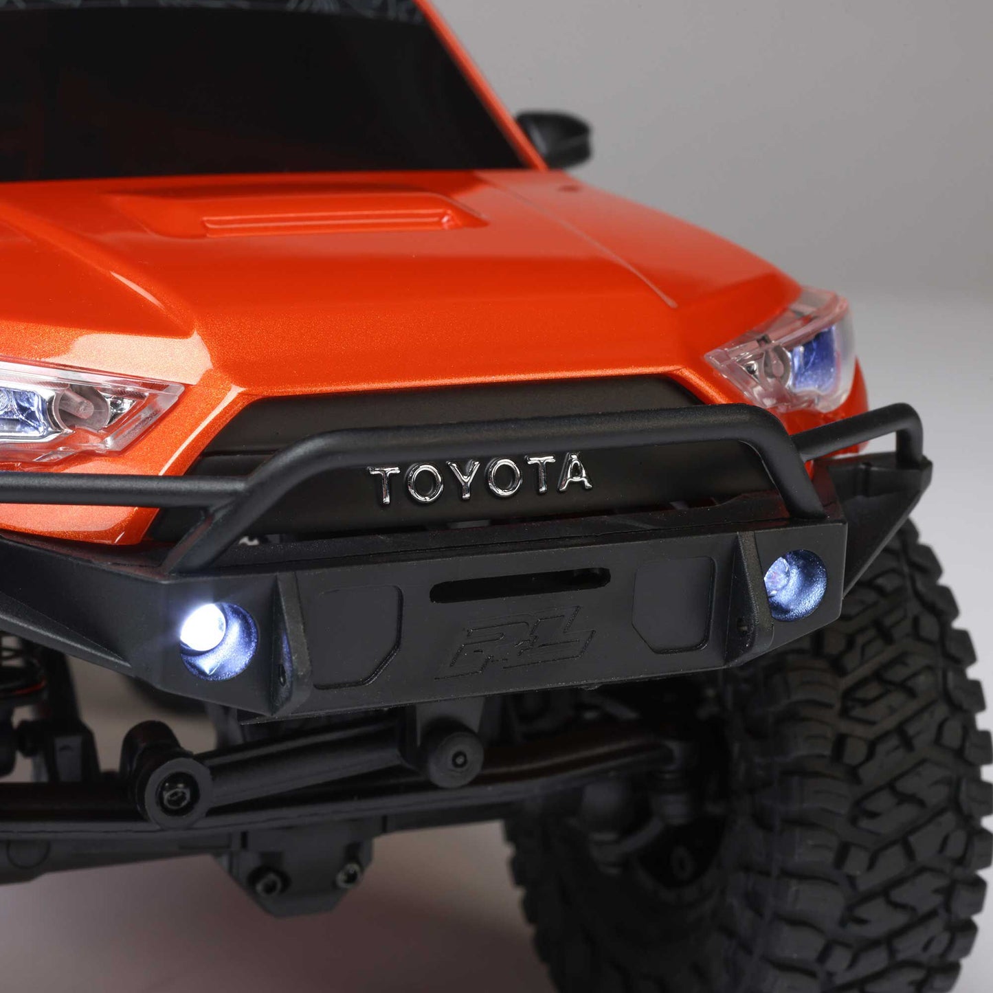 1/24 SCX24 Toyota 4Runner Ready to Run with Battery and Charger (Orange) (AXI-2035T1)_11