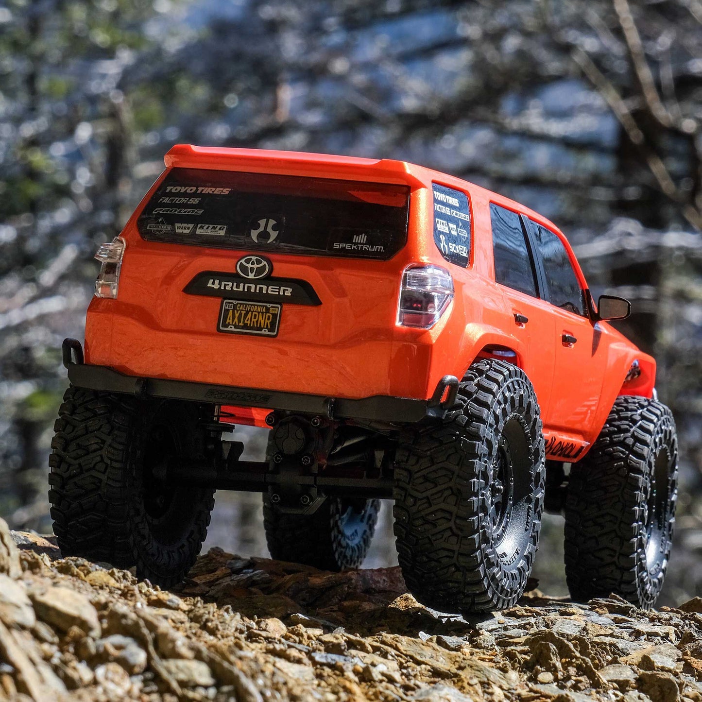 1/24 SCX24 Toyota 4Runner Ready to Run with Battery and Charger (Orange) (AXI-2035T1)_5