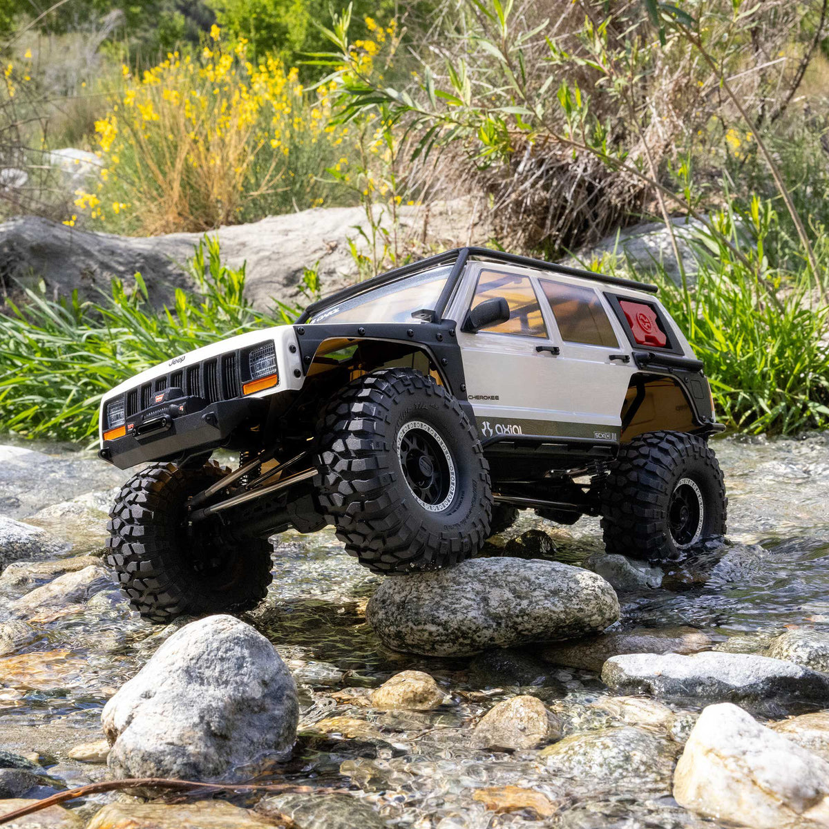 1/10 SCX10 III Jeep Cherokee XJ Ready to Run (White) (AXI-2037T2)_23