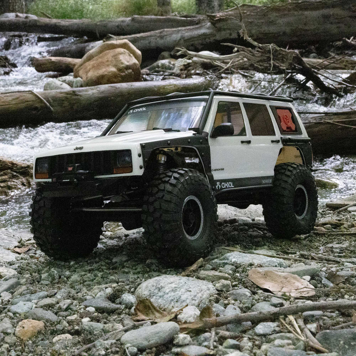 1/10 SCX10 III Jeep Cherokee XJ Ready to Run (White) (AXI-2037T2)_9