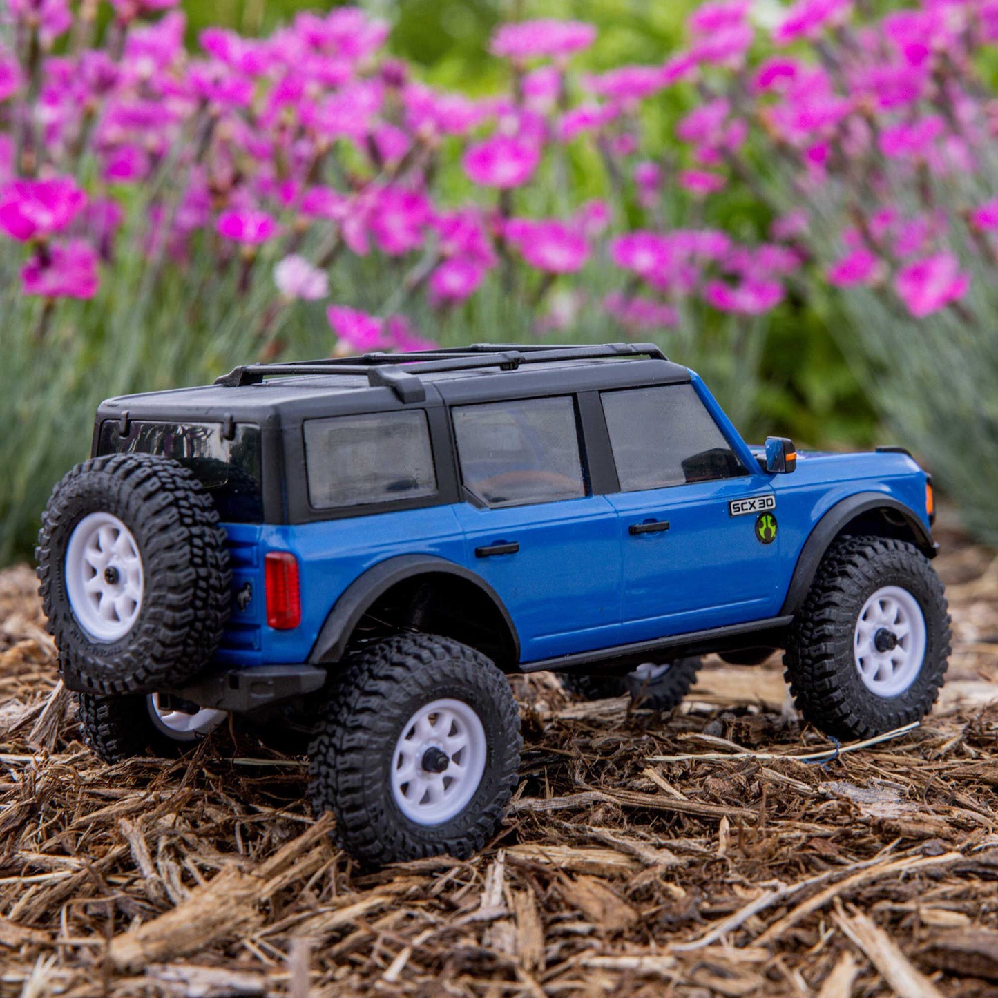 1/30 SCX30 Ford Bronco Ready to Run with Battery and Charger (Blue) (AXI-2048T1)_4