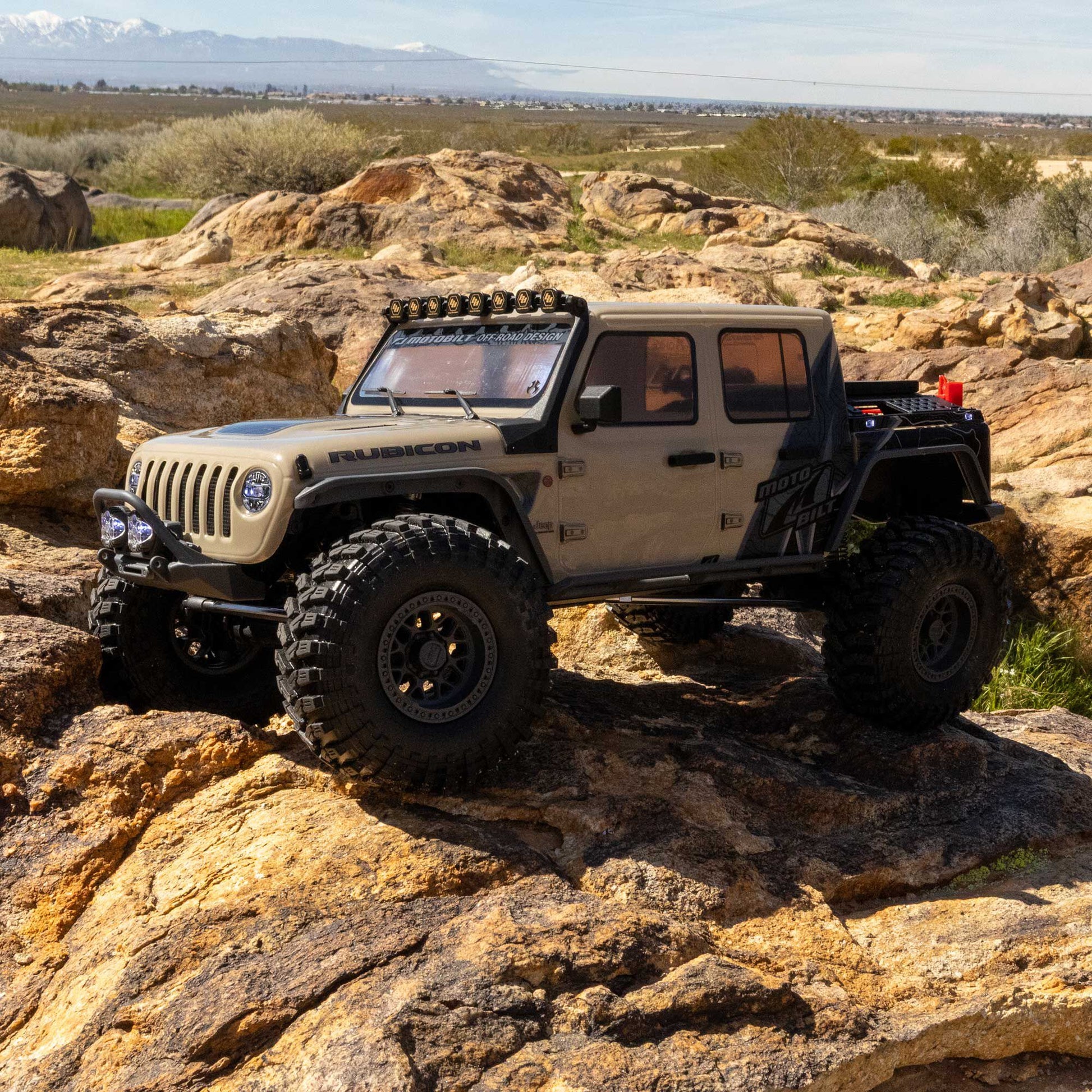 1/10 SCX10 III Jeep JT Gladiator Ready to Run (Tan) (AXI-2443T1)_13