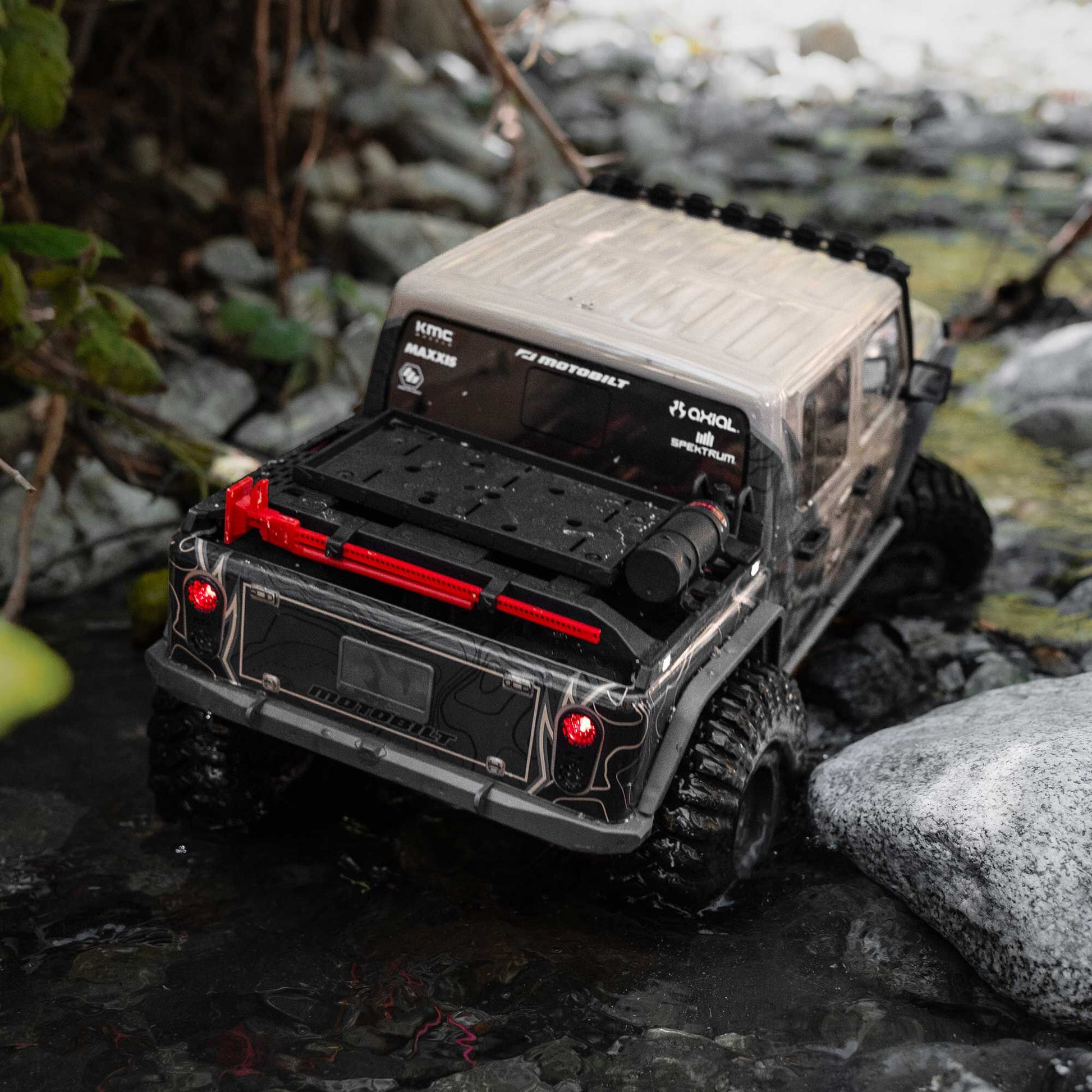1/10 SCX10 III Jeep JT Gladiator Ready to Run (Tan) (AXI-2443T1)_14