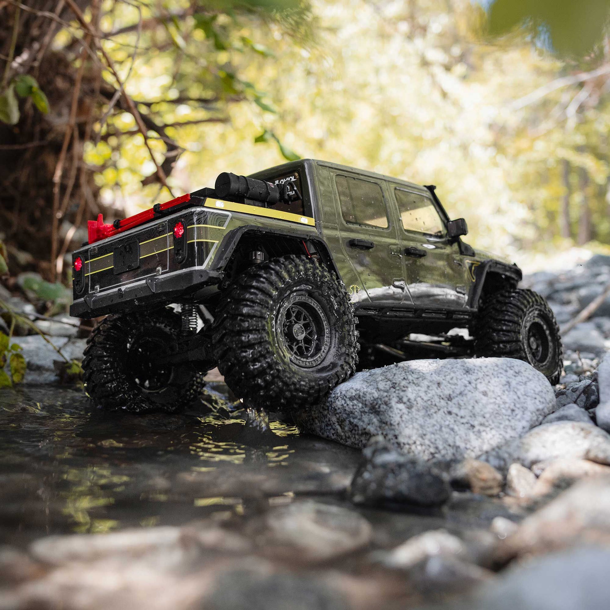 1/10 SCX10 III Jeep JT Gladiator Ready to Run (Green) (AXI-2443T2)_21