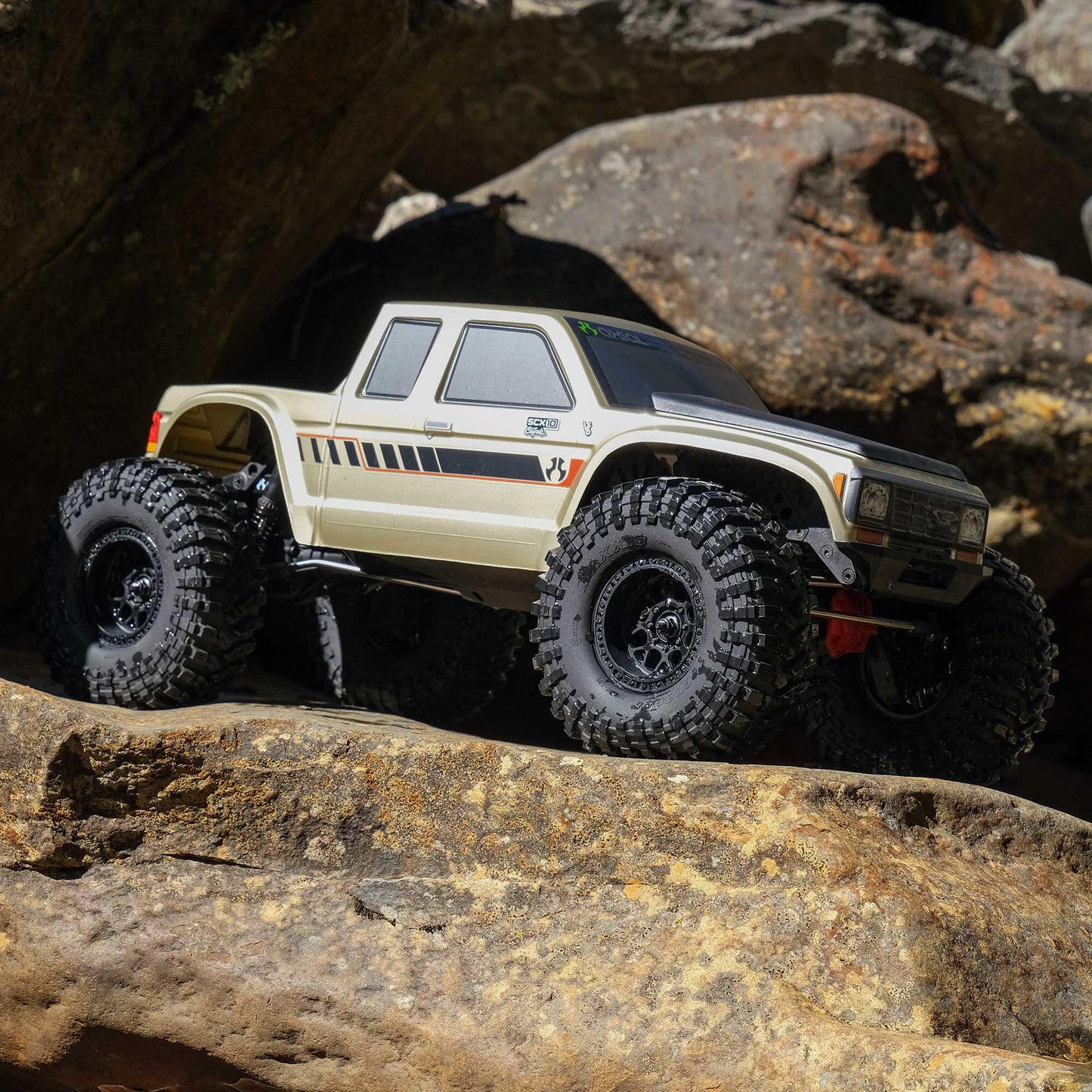 SCX10III Coyote: 1/10 4WD RTR+ with Battery and Charger_3