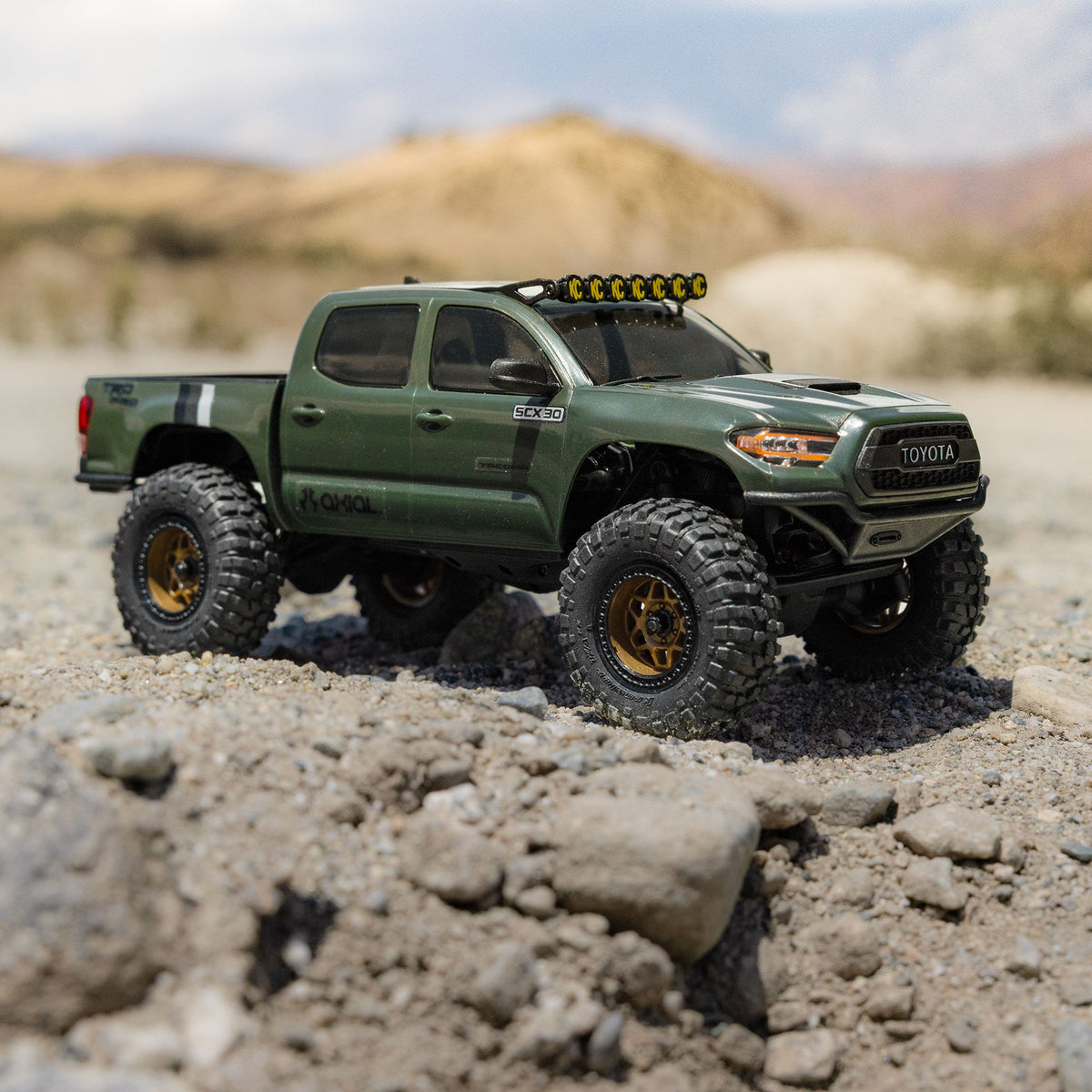 1/30 SCX30 Toyota Tacoma Ready to Run with Battery and Charger (Green) (AXI-3289T1)_13