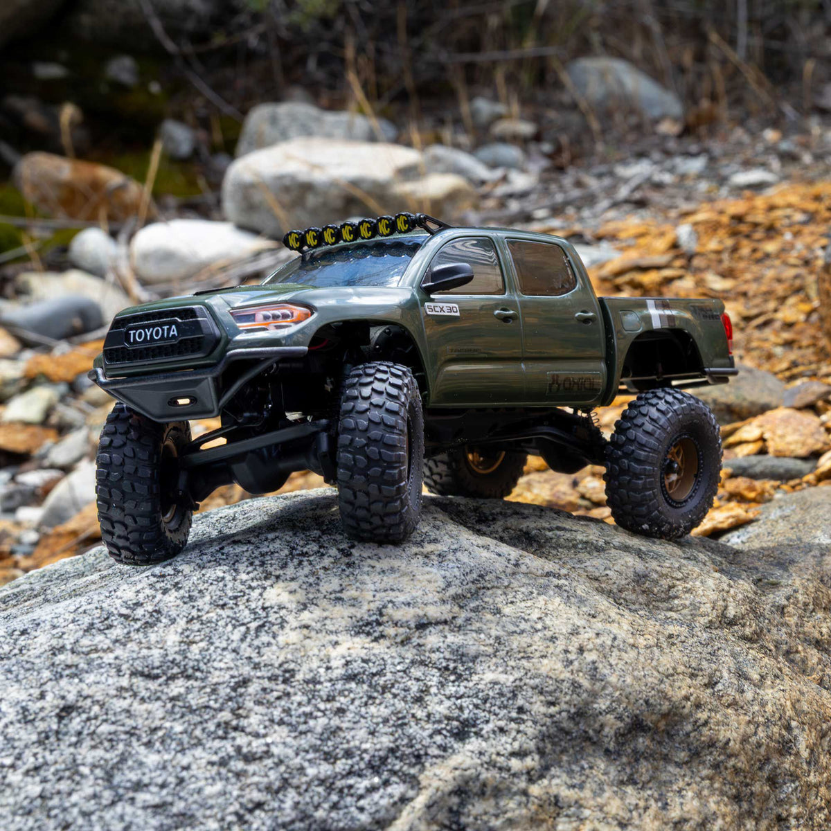 1/30 SCX30 Toyota Tacoma Ready to Run with Battery and Charger (Green) (AXI-3289T1)_23