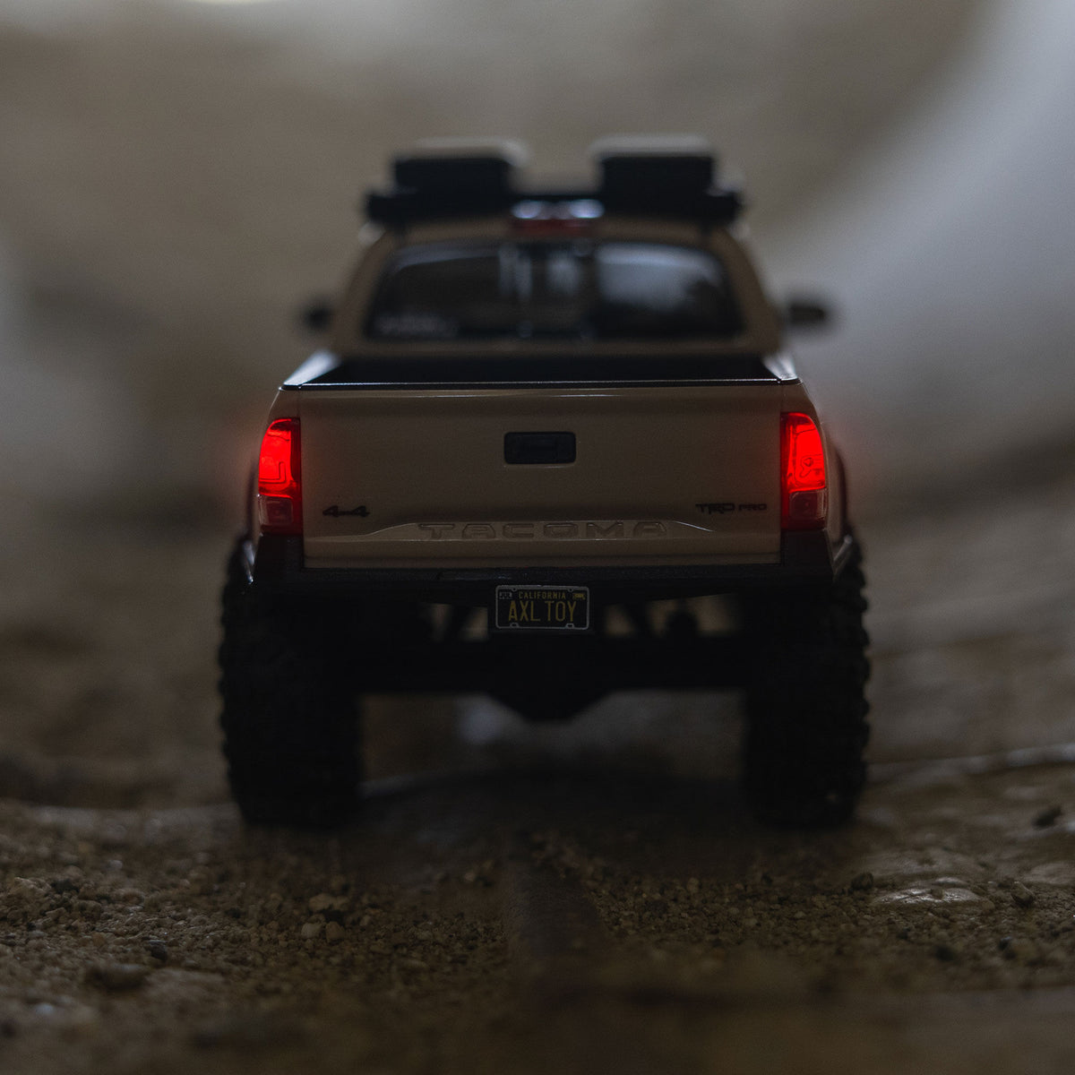 1/30 SCX30 Toyota Tacoma Ready to Run with Battery and Charger (Tan) (AXI-3289T2)_18