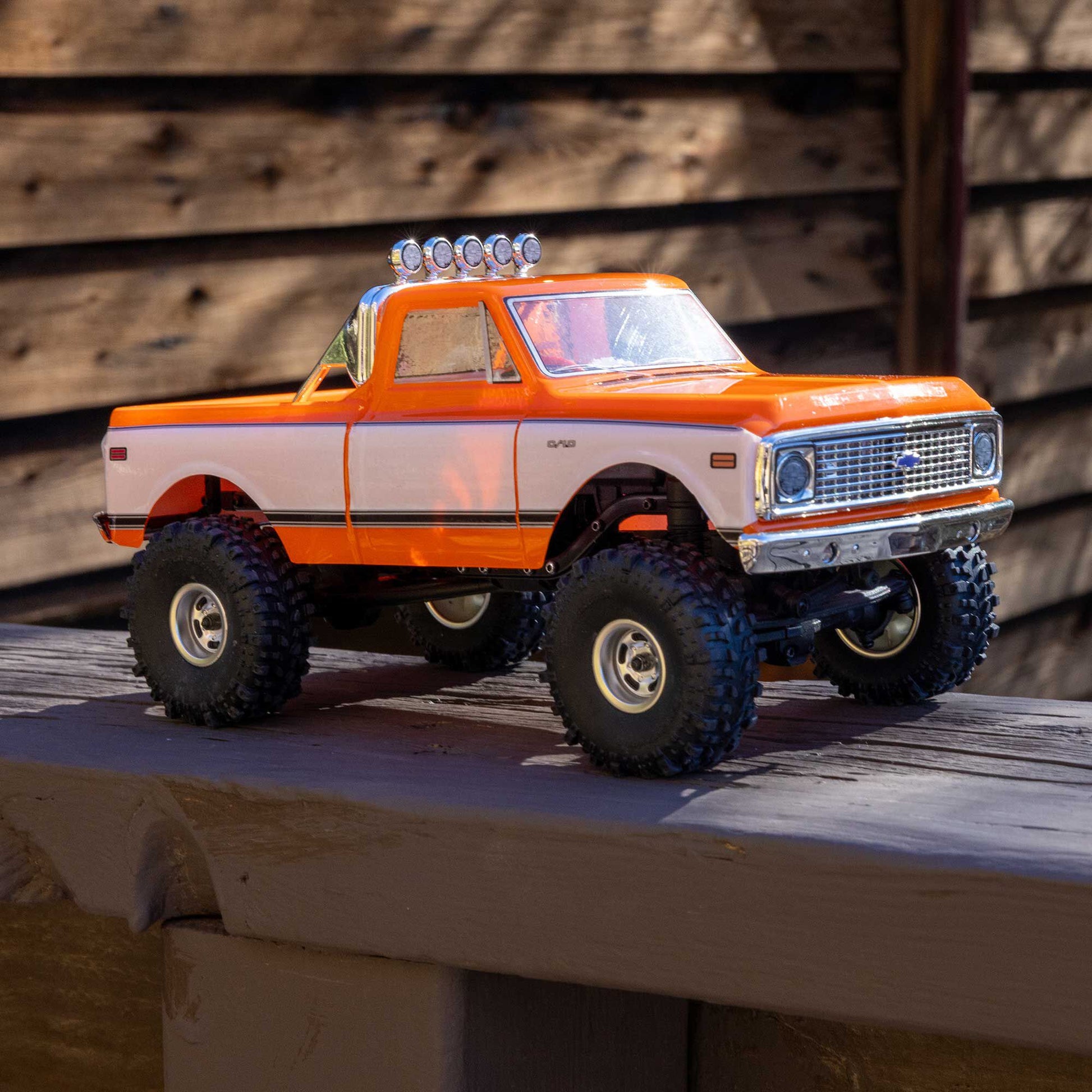 1/24 SCX24 Chevrolet C10 Ready to Run with Battery and Charger (Orange) (AXI-3408T2)_28