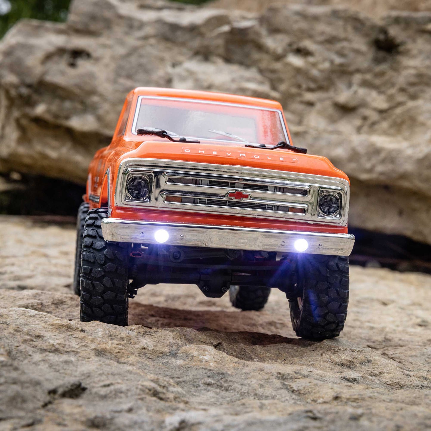 1/24 SCX24 1967 Chevrolet C10 Ready to Run with Battery and Charger (Orange) (AXI00001V2T3)_9