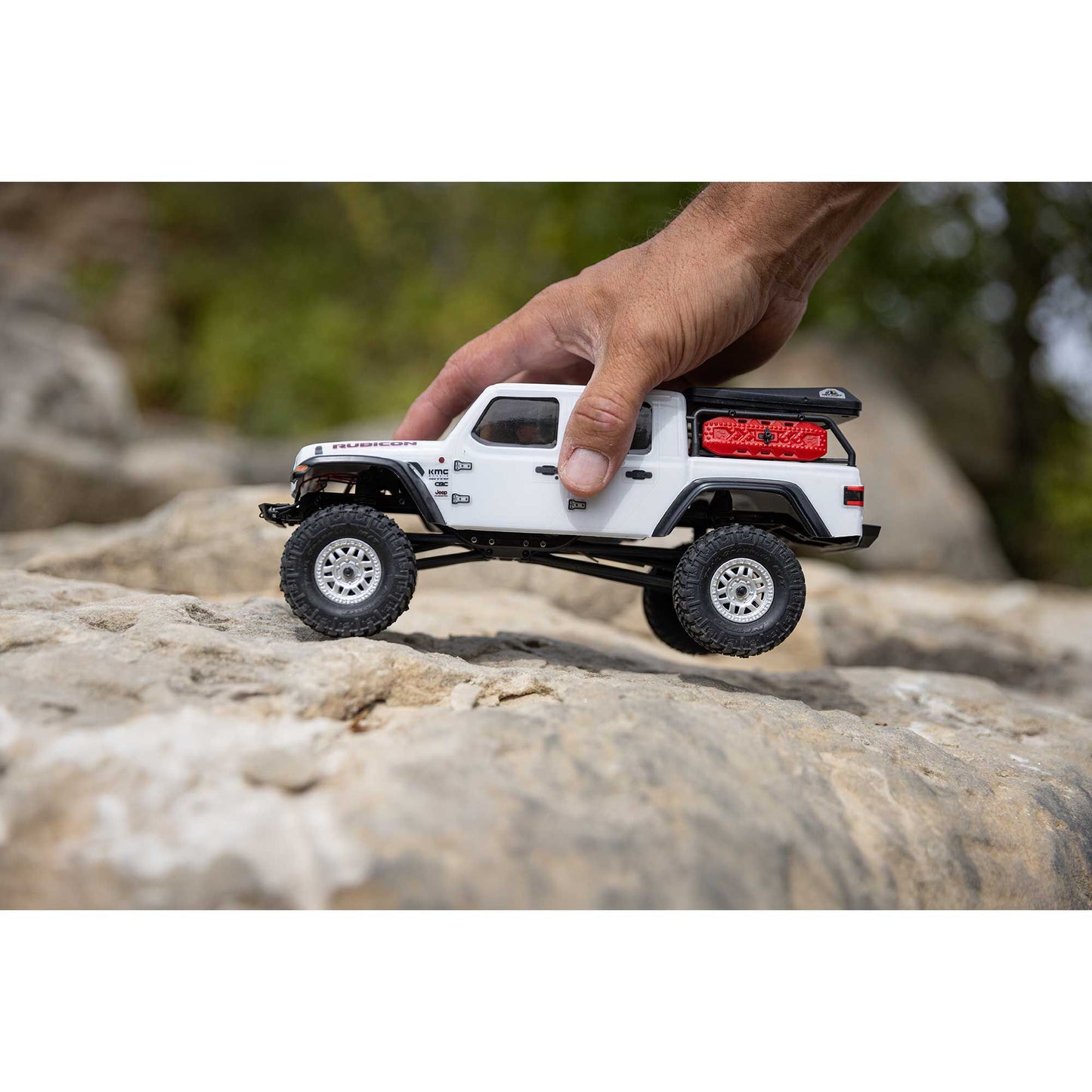1/24 SCX24 Jeep Gladiator Ready to Run with Battery and Charger (White) (AXI00005V2T4)_18
