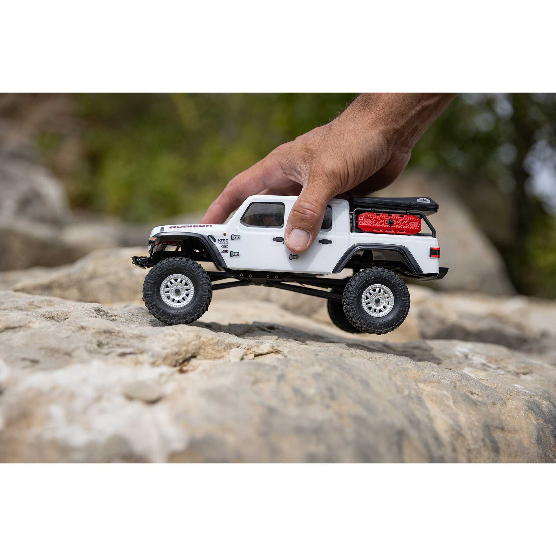 1/24 SCX24 Jeep Gladiator Ready to Run with Battery and Charger (White) (AXI00005V2T4)_18