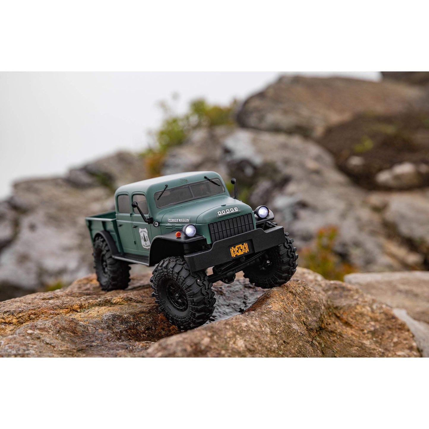 1/24 SCX24 1940's Dodge Power Wagon Ready to Run with Battery and Charger (Green) (AXI00007T2)