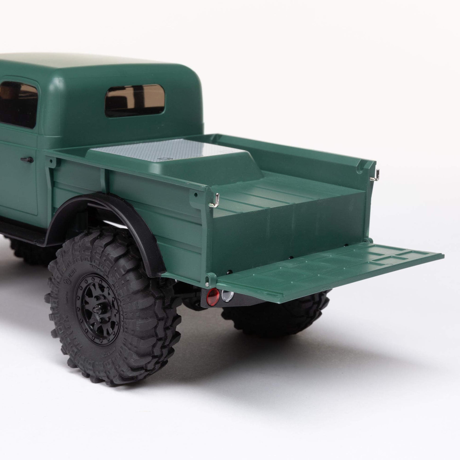 1/24 SCX24 1940's Dodge Power Wagon Ready to Run with Battery and Charger (Green) (AXI00007T2)_5