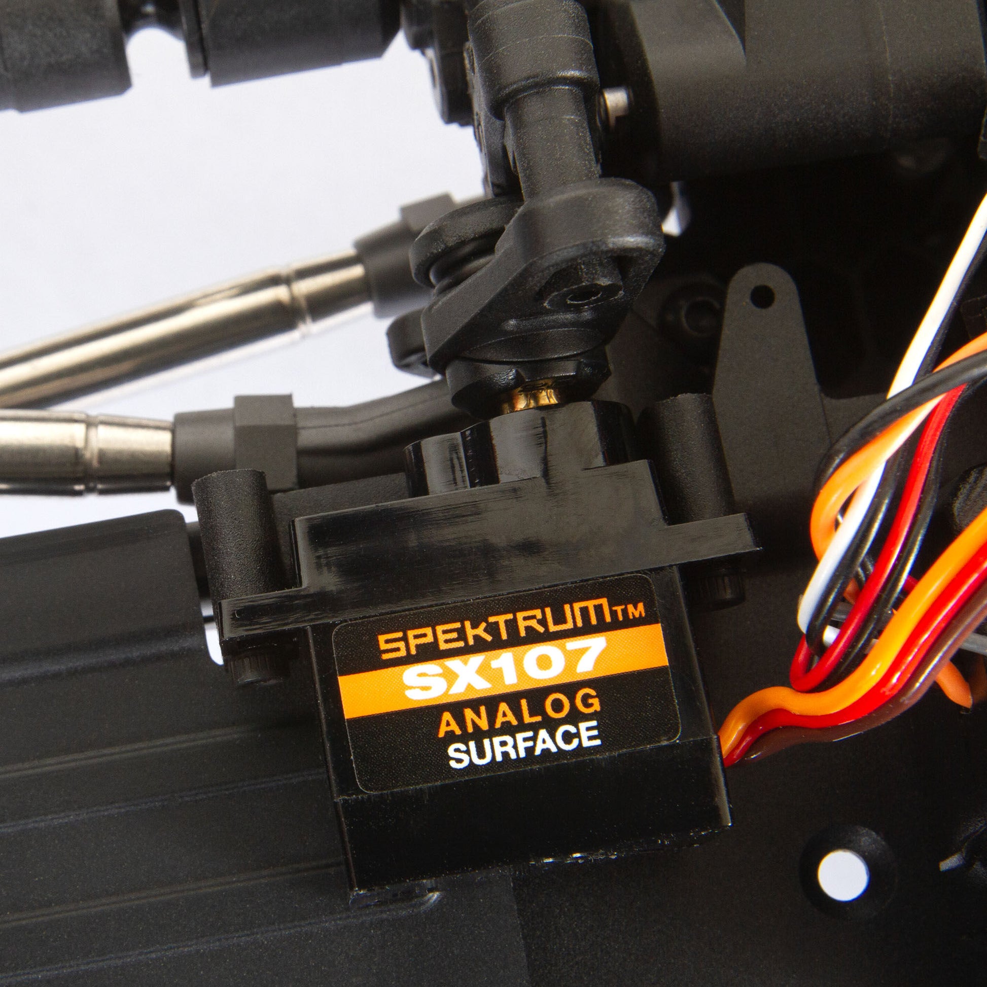 1/10 SCX10 III Jeep JT Gladiator Ready to Run (Red) (AXI03006BT2)_2