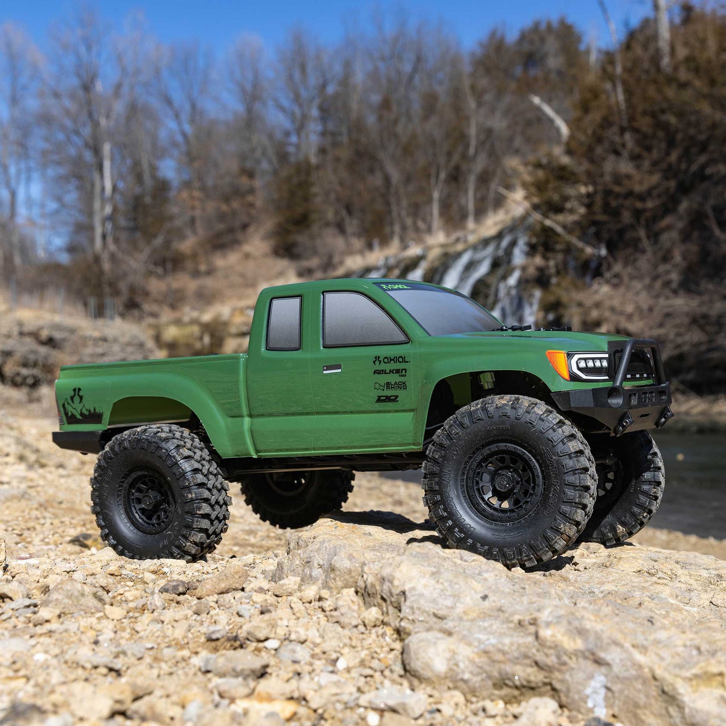 1/10 SCX10 III Base Camp Ready to Run (Green) (AXI03027T2)