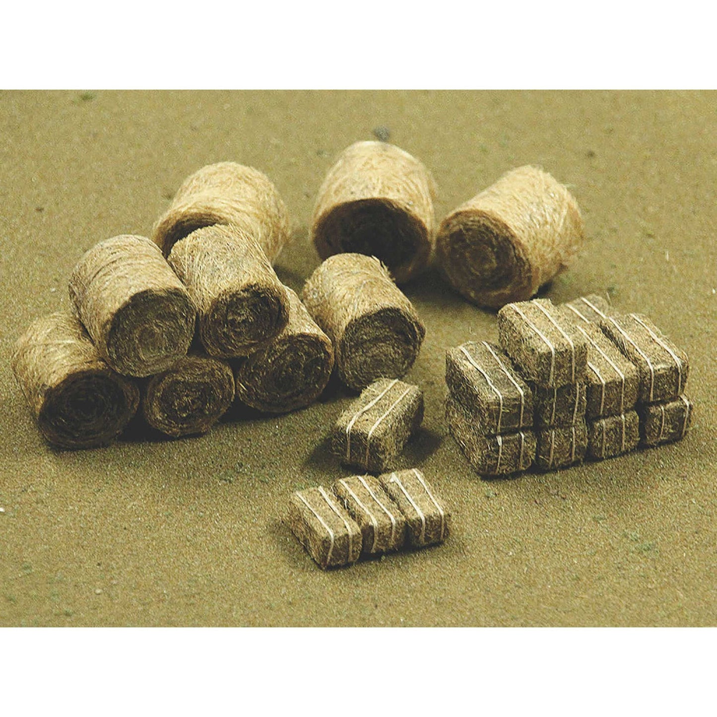 35 Hay Bundles for Model Train Landscapes (BAC32502)