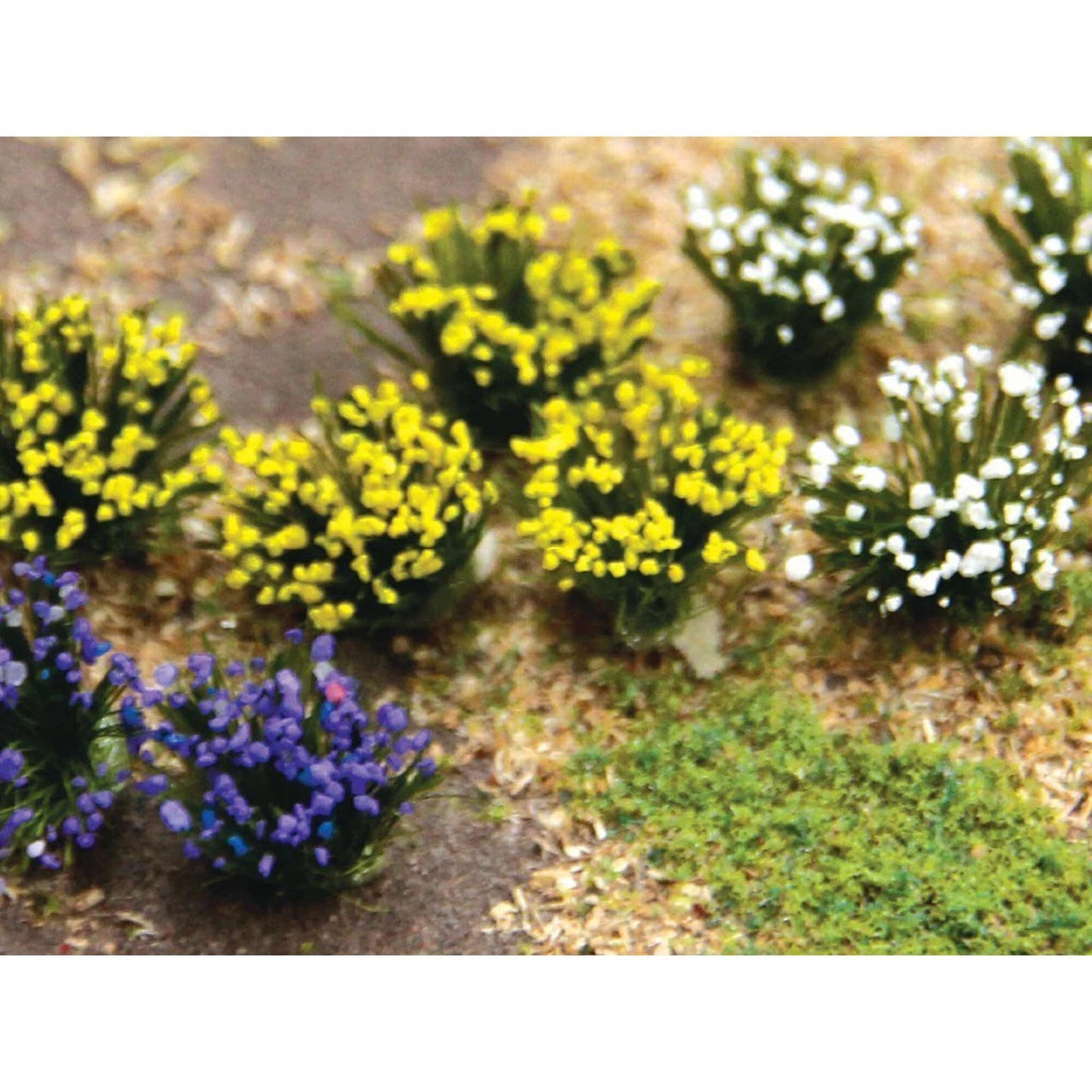HO Flowering Shrubs in Purple, Yellow and White (BAC32515)
