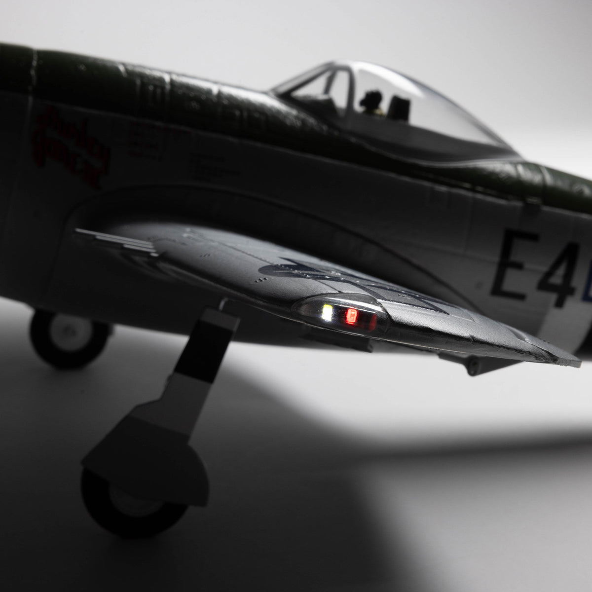 Micro P-47 Thunderbolt BNF Basic (EFL07050)_34