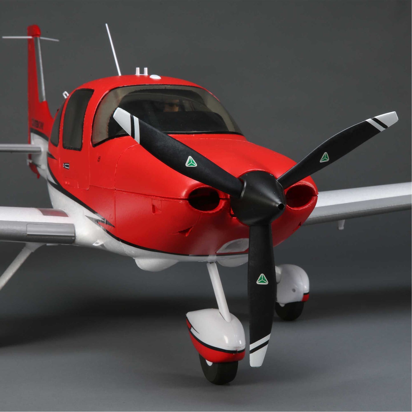 Cirrus SR22T Red 1.5m BNF Basic (EFL15950)_15