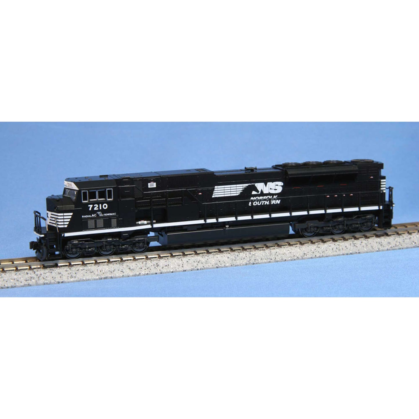 N SD80MAC Locomotive Conrail 7218 with Pre-Installed DCC (KAT176-5517-DCC)